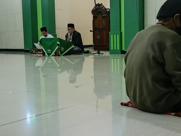 Pengajian Kitab Ushfuriyah bersama Kyai Fatkhurrahman