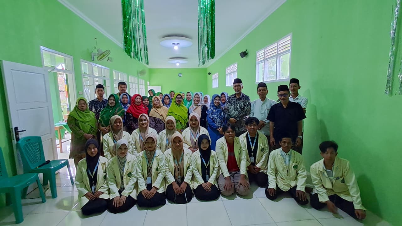 KKN UNUGHA 2025 Mengadakan Kegiatan Seminar Keluarga Cemara di GSG ( Gedung Serbaguna) Masjid Jami' At-Taqwa Pada Hari Sabtu, 16 Agustus 2025